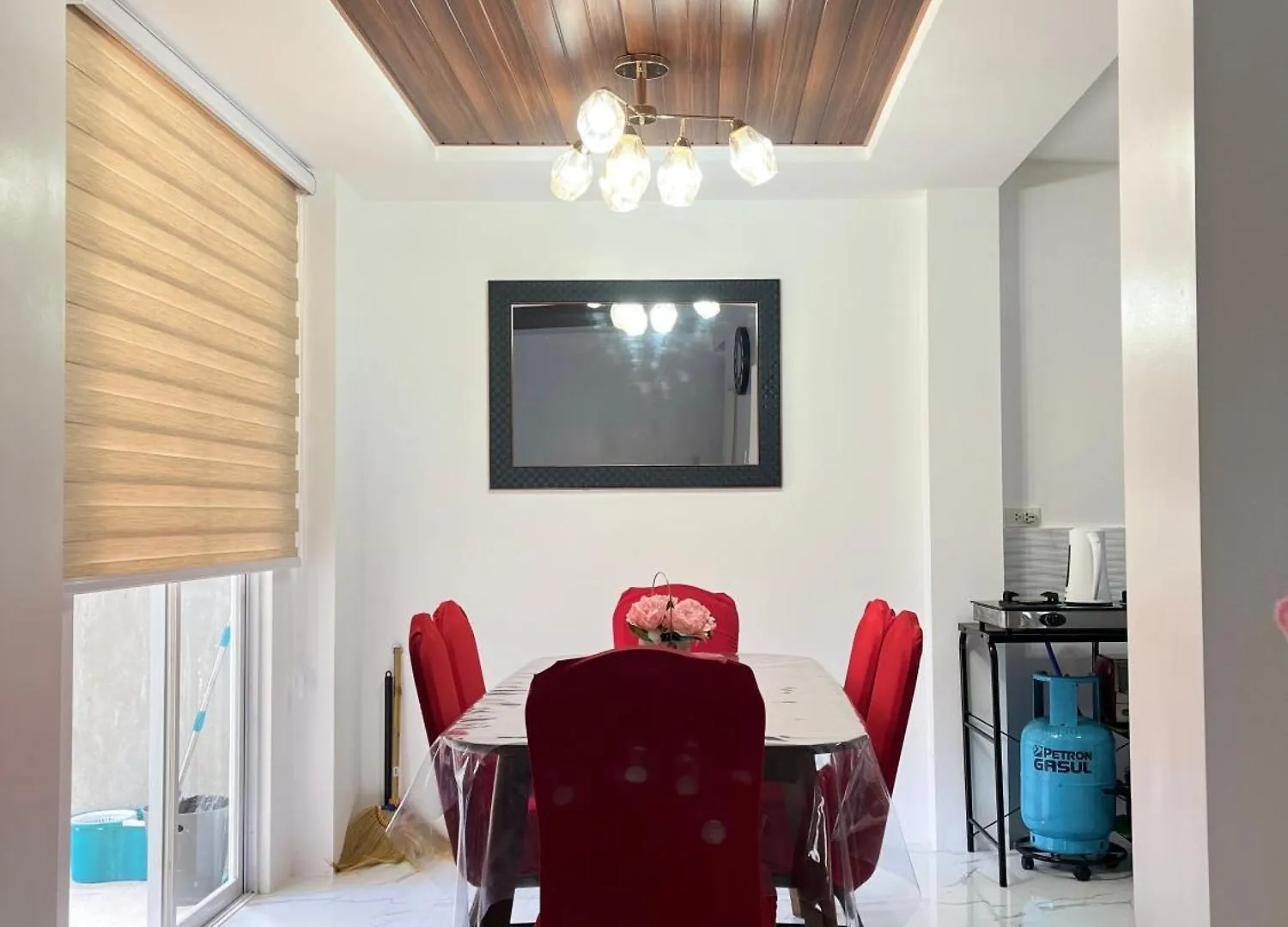 Loven Transient House Dauis Apartamento